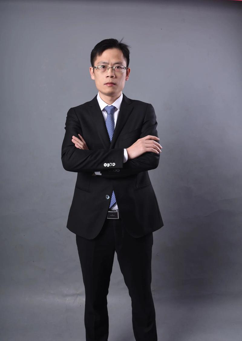 饶刚 灯光与摄影艺术负责人